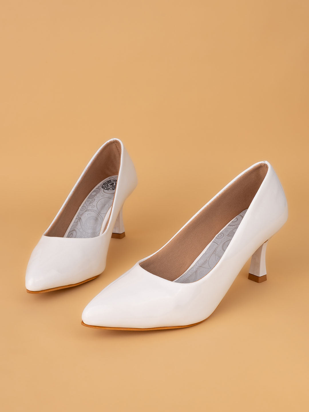 1079-WHITE