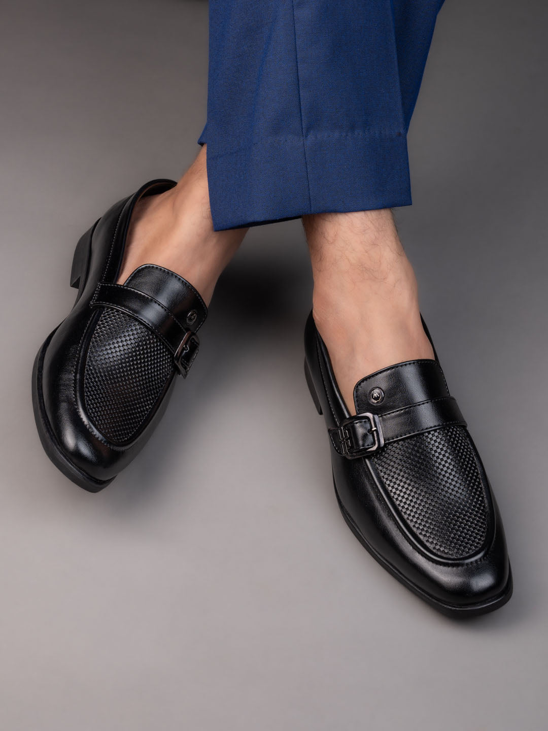 66801-BLACK