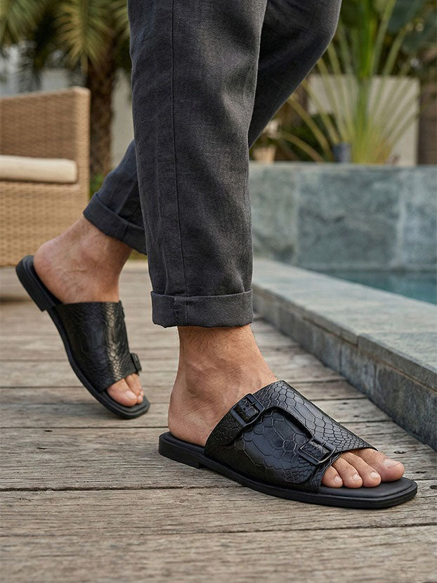66840-BLACK