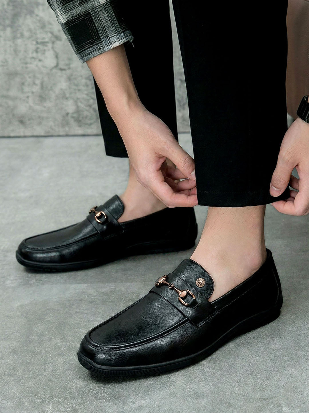 Alberto Torresi Black Round Loafers for Men