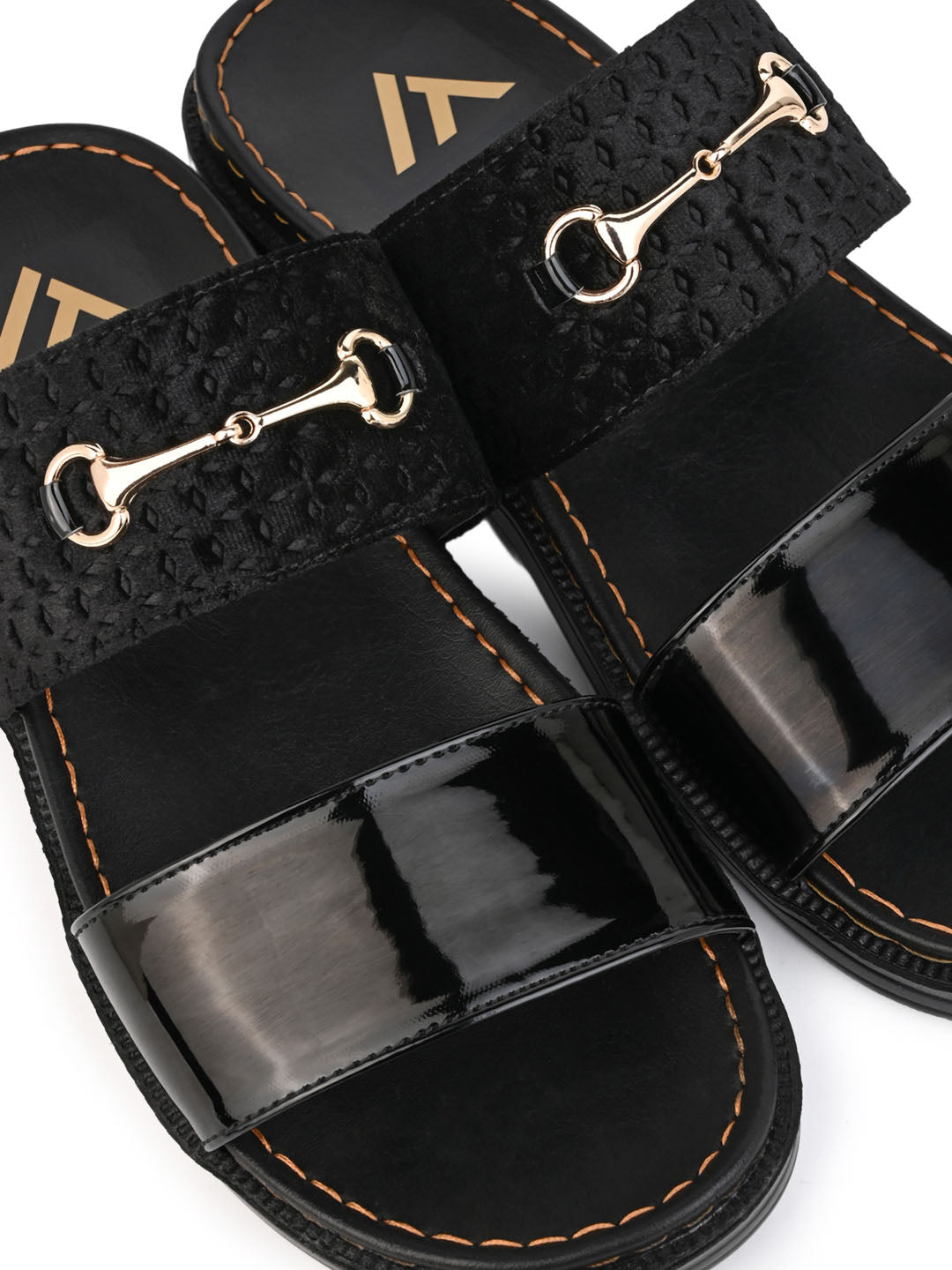 67945-BLACK