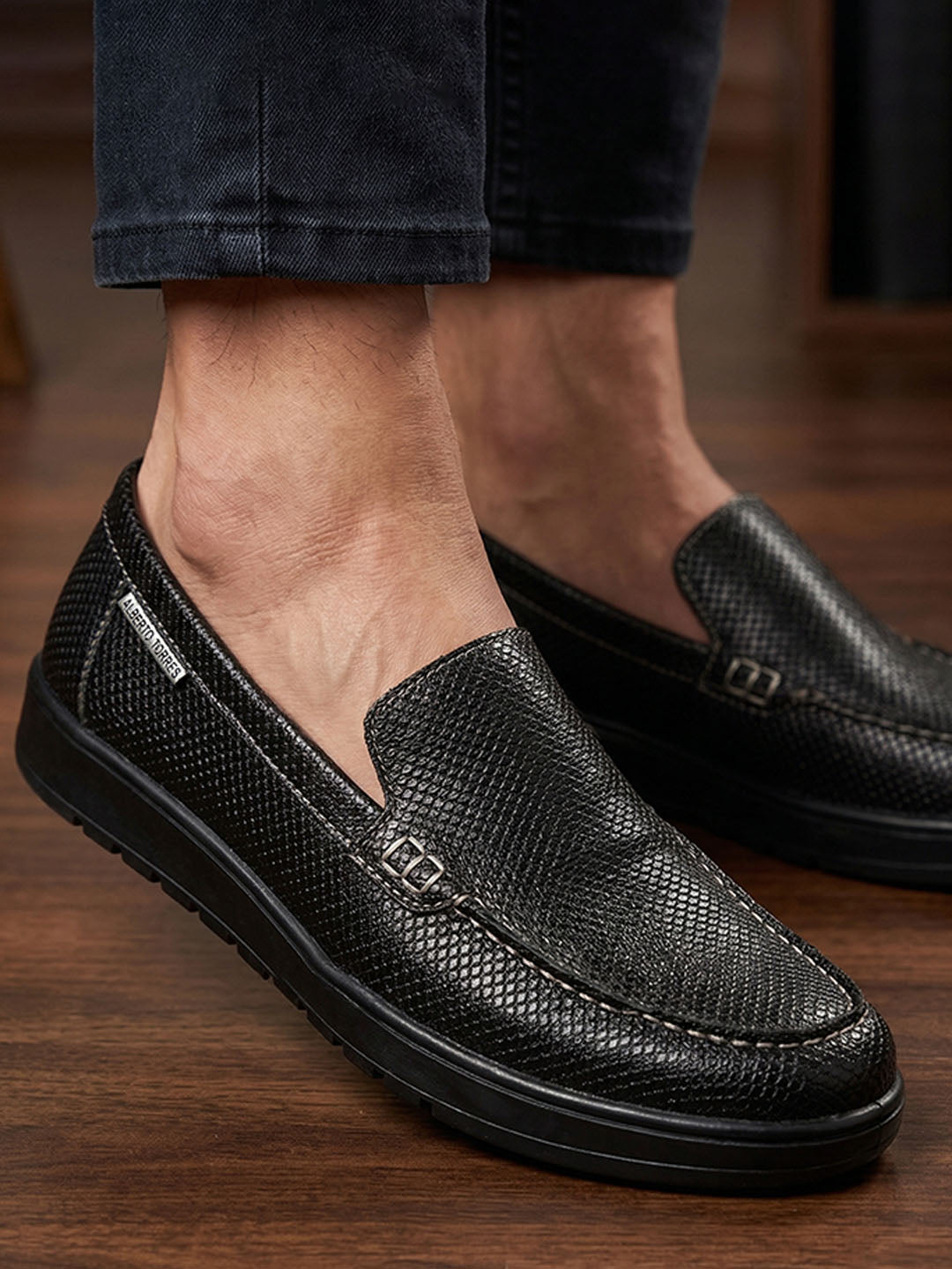 AT-1-88800-BLACK