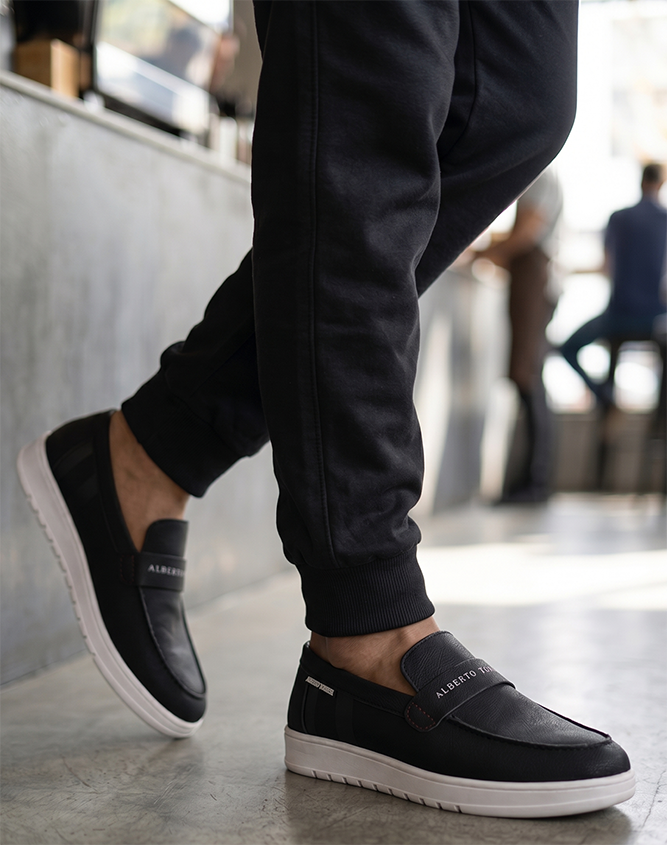 Alberto Torres Men’s Embossed Black Tech-Knit Slip-Ons