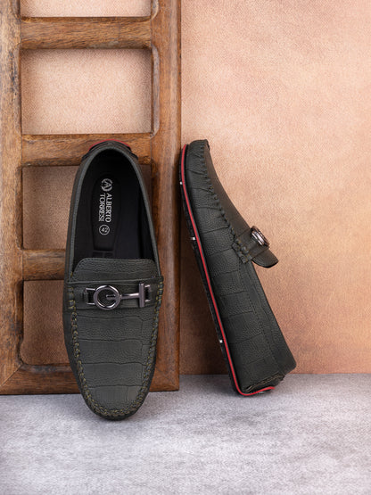 alberto torresi Alberto Torresi Green Round Toe Loafers With Metal Accent