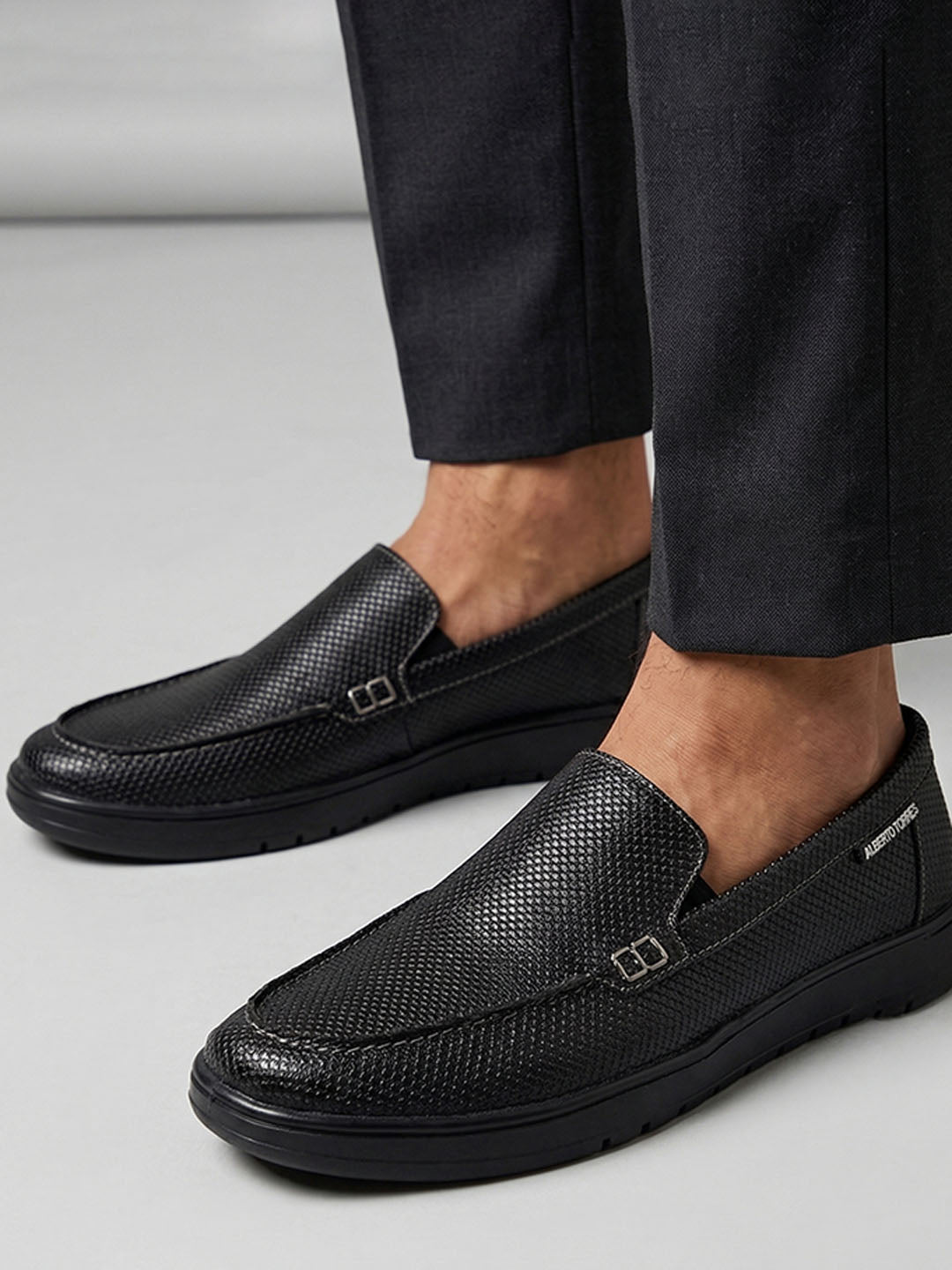 AT-1-88800-BLACK
