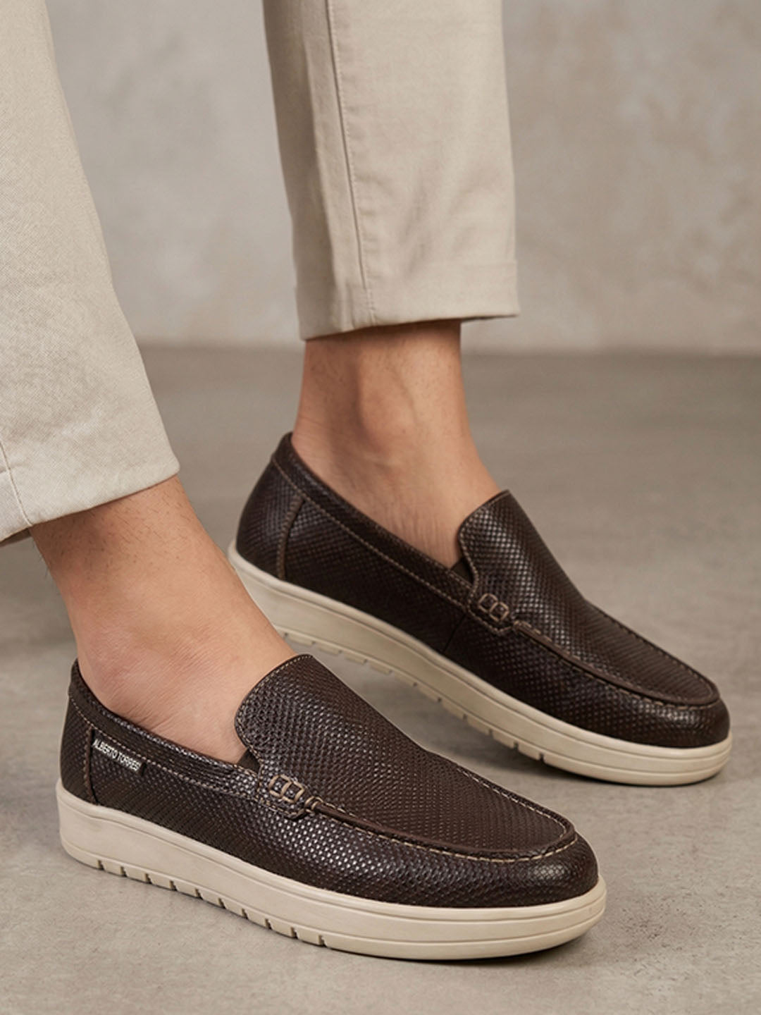 AT-1-88800-BROWN