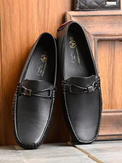 Round Toe Black Buckle Loafers